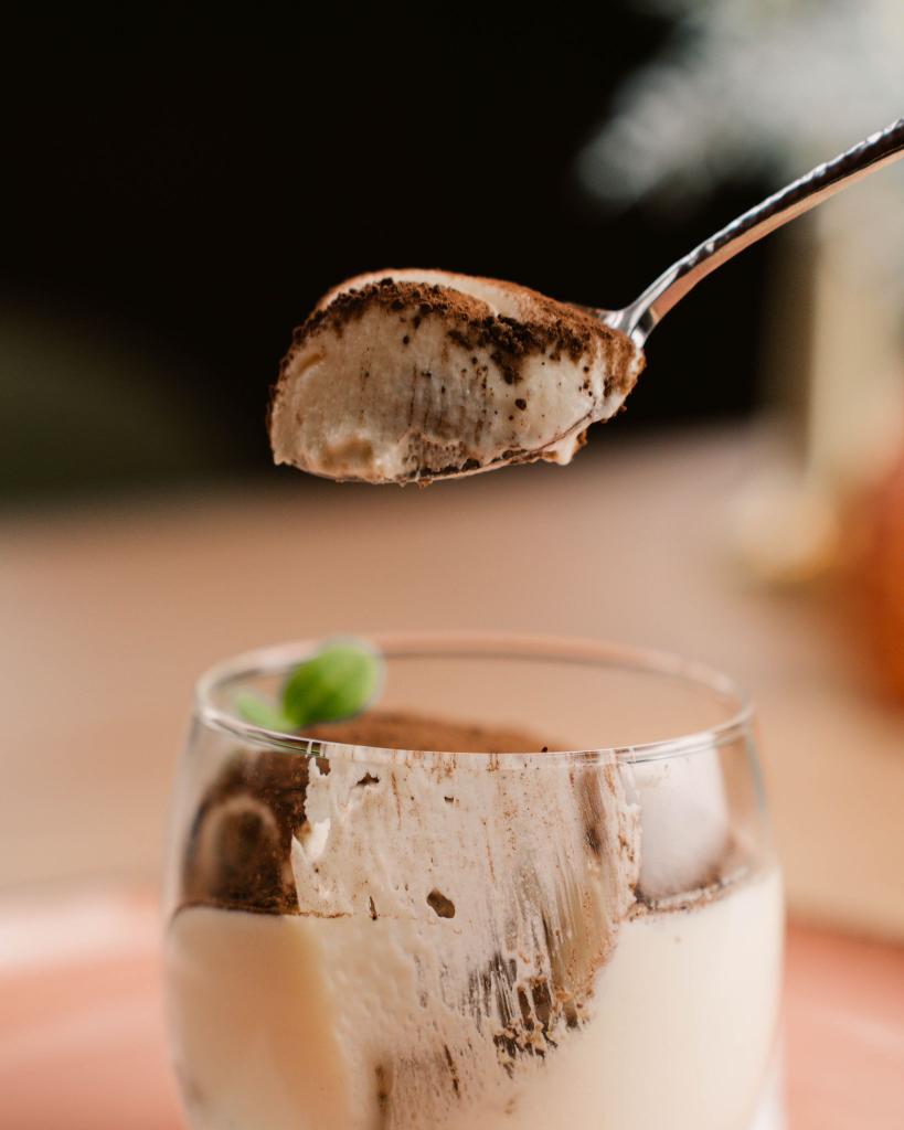 AdolfoRoma6's tweet photo. Tiramisu or panna cotta!? https://t.co/WFtETU6PrR