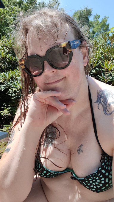 Remember it's summer and stay cool with the hot weather and avoid hot stroke. https://t.co/Kl16lvH61<a href="/tag/feedmyfans"class="tags"><span>#feedmyfans</span></a>