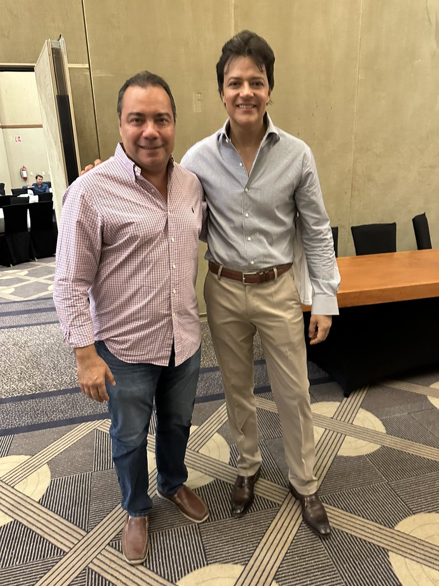 Vamos a hacer de #Acapulco el mejor destino turístico del mundo!!
<a href="/RodrigoHerreraA/">Rodrigo Herrera A</a> 
#Acapulco2050 
#100líderes