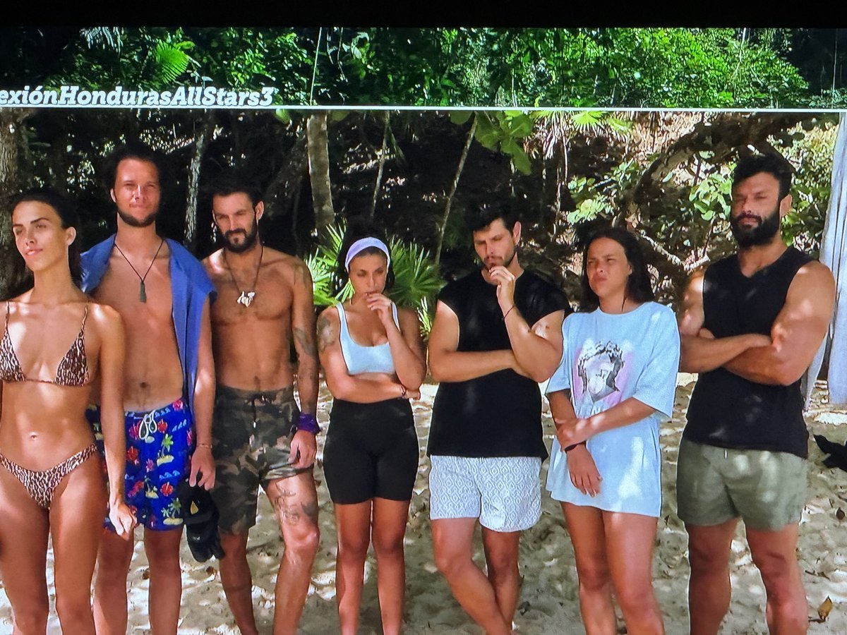 ¿De qué equipo eres? #ConexiónHondurasAllStars3
❤️: Sofía, Bosco y Logan
🔁: Marta, Alejandro, Jorge y Lola