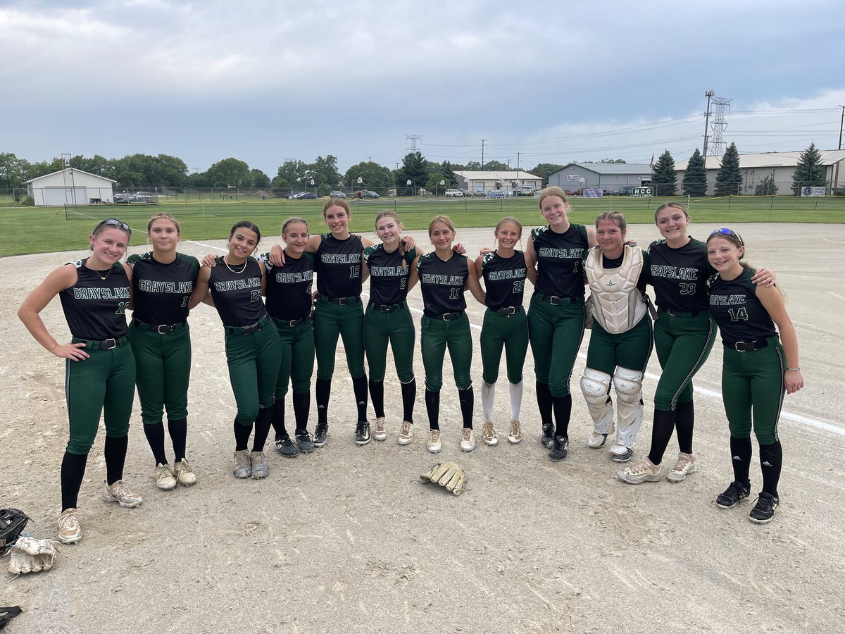 Pride2010X's tweet photo. Girls battled last weekend @NAFASoftball Midwest Nationals. Went 3-0 in pool play to get in the gold bracket (top 8 of 28 teams). Won the first bracket game and dropped the next one to the eventual champs - a talented WI Lightning 2029 team 3-2 and then the elimination game 5-4. https://t.co/lF0qL4hkGW