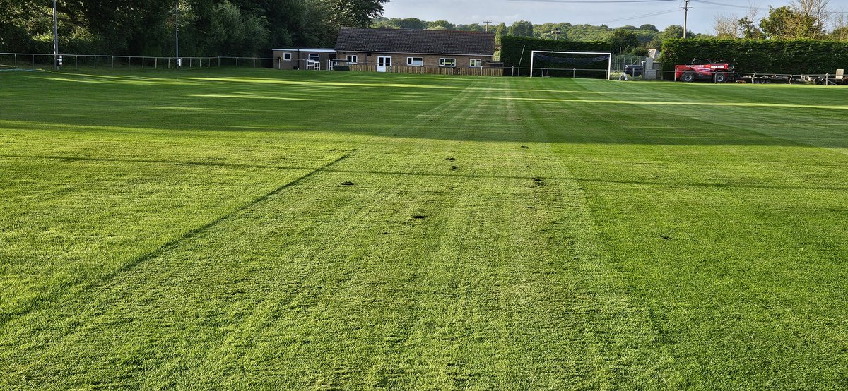 dthurman32's tweet photo. @KubotaUK is it possible to make a mower that collects grass as you cut? Frustrated with our GR2120 https://t.co/NjR6IhJRBx