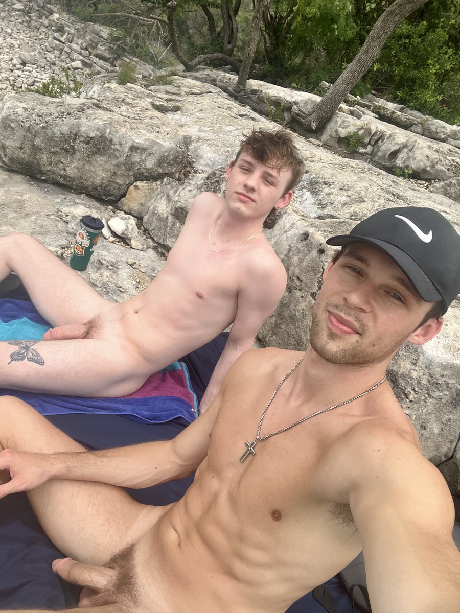 Huntm00n's tweet photo. Two cocks are better than one 😈 @Collegejock21 https://t.co/emgcXNov2p