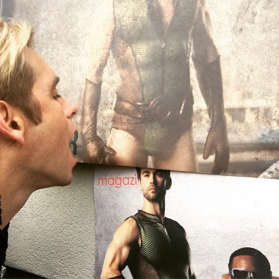 heath/logan ୨୧ tummy ache era tweet media