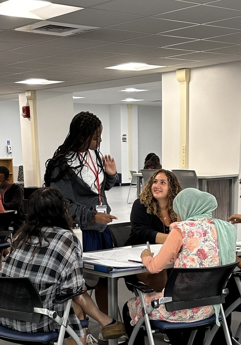 sbulibraries's tweet photo. We welcomed the newest cohort of Simons STEM Scholars to the library today. Looking forward to helping them throughout their academic careers!

#SimonsSTEMScholars #StonyBrookUniversity #SBULibraries #STEM https://t.co/IPpx0G7YCB