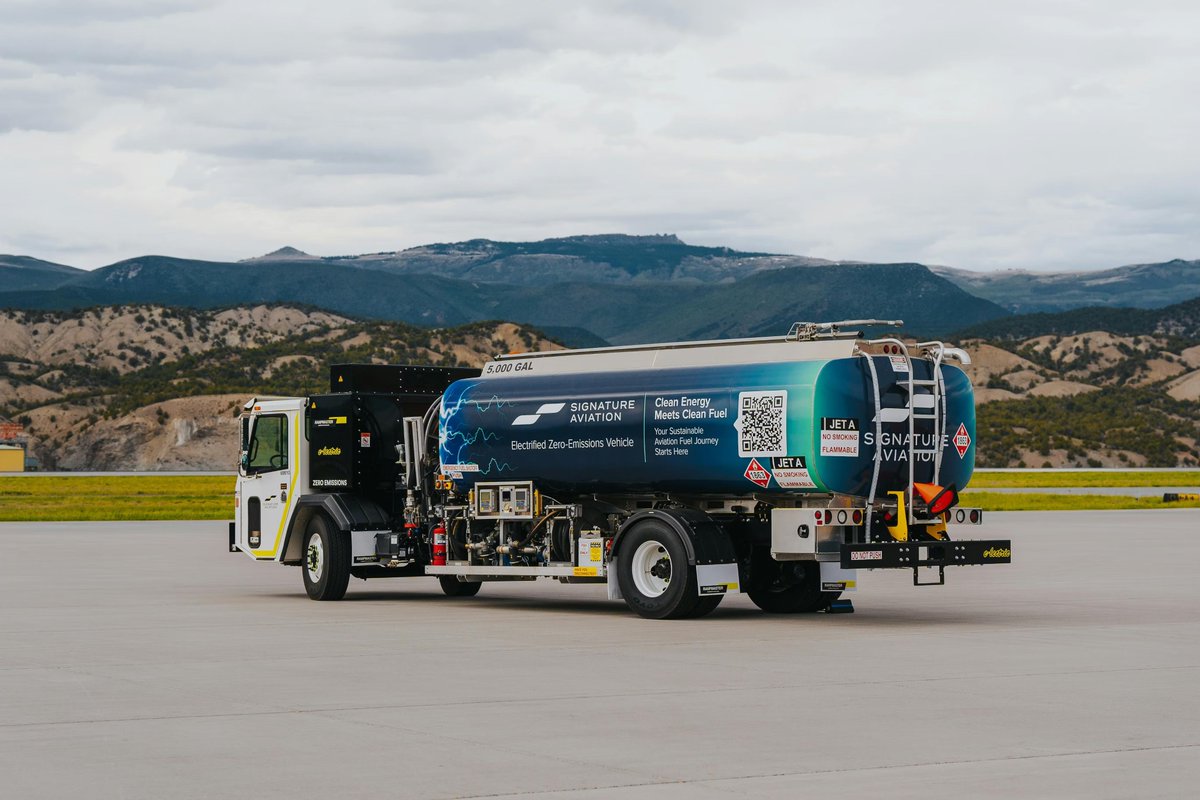 cocleandiesel's tweet photo. SignatureAviation has purchased the first-ever all-electric 5,000-gallon refueling truck in the United States, thanks to a $251,000 grant from the Colorado Clean Diesel Program! https://t.co/pLX9HJoF28