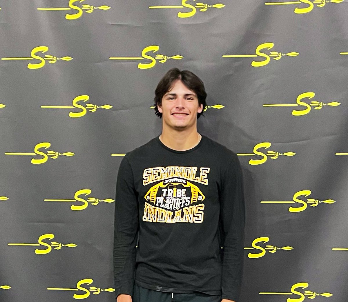 Great to have former Seminole Indian and current <a href="/FortHaysState/">Fort Hays State University</a> QB Blake Flowers in town!

#TR1BE / <a href="/BlakeFlowers12/">Blake Flowers</a>