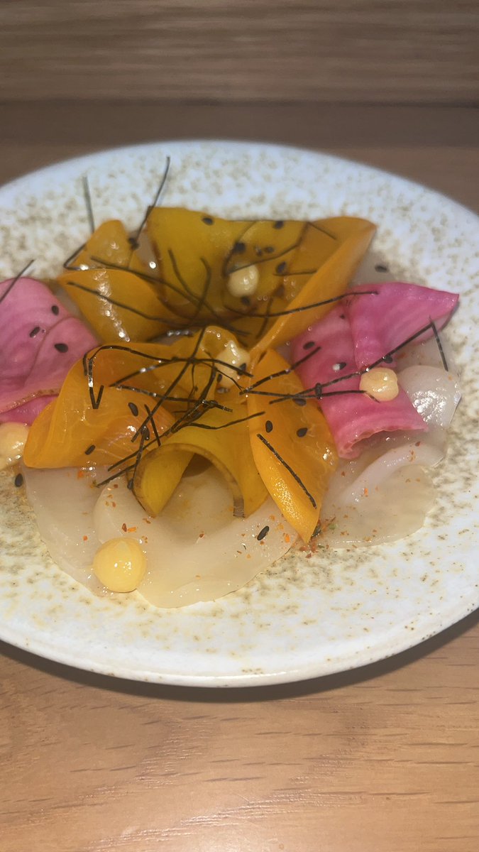 Voor de mensen die houden van goed en bijzonder eten: ga naar Direkte boqueria in Barcelona. Bizar goed…..