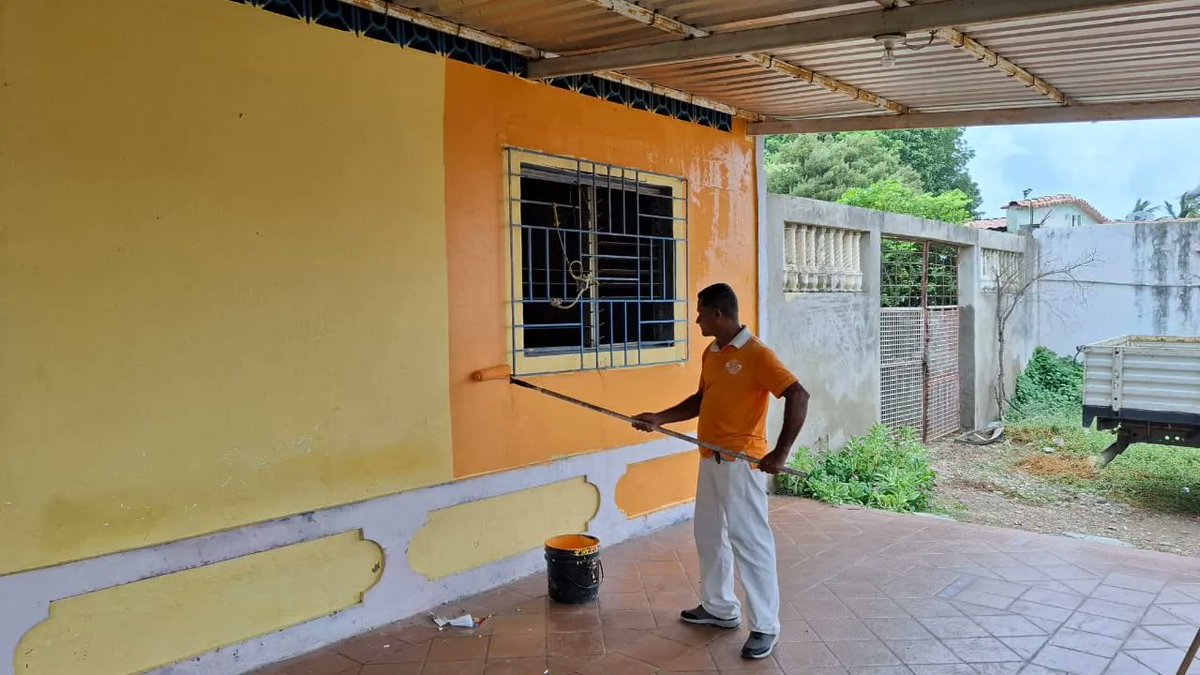 GMBNBT_NE's tweet photo. #16Jul24
Abordaje de rehabilitación a las viviendas de la comunidad del Parque Bicentenario #Marcano para el beneficio de 965 familias

#SomosTricolor7nets
#MppopNe

@GRaulparedes @Barrio_Tricolor @YulArmas_ @AlcalGMarcano https://t.co/bOBW5QVVbr