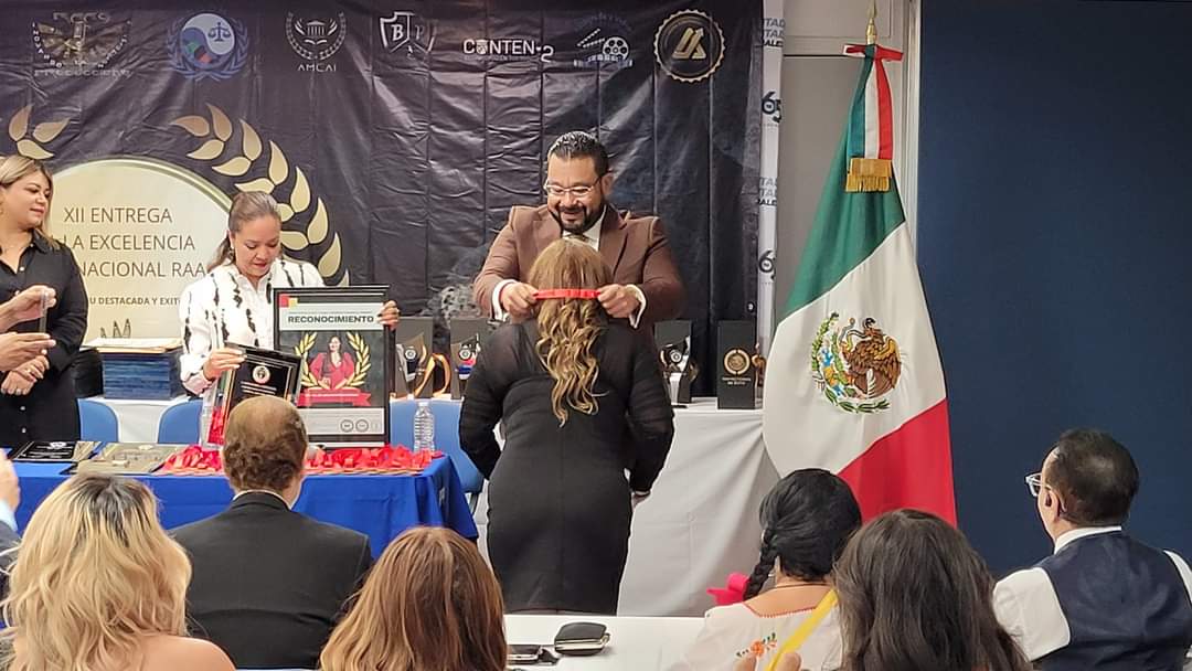 Me siento profundamente agradecido por haber recibido un reconocimiento en la "XII Entrega del Galardón a la Excelencia Internacional RAAG". Muchas gracias Cobra Xtrem y Angélica Valenzuela por la invitación.

¡Felicidades a todos los galardonados!

#PendienteDeTi