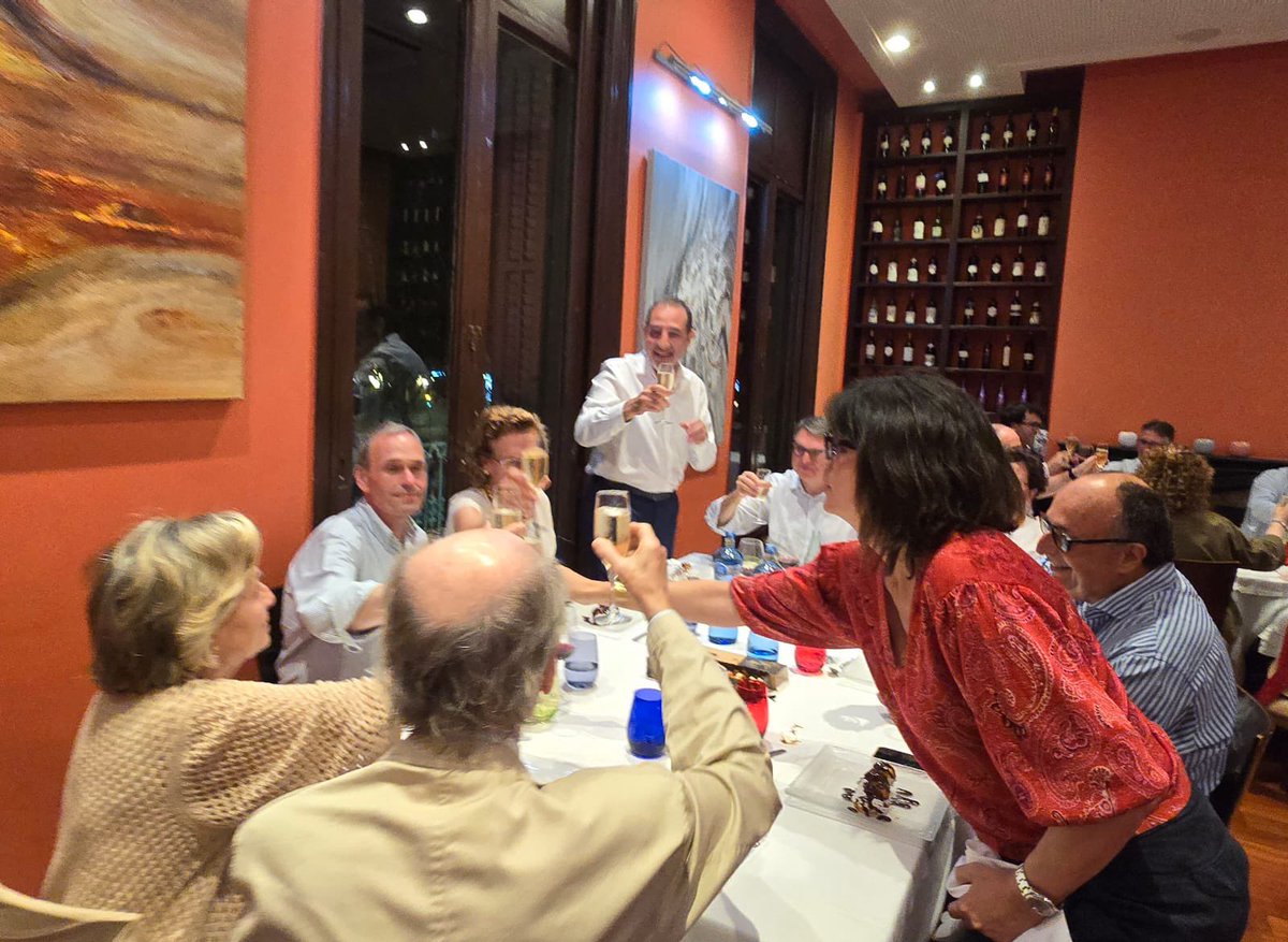 Avui hem fet el sopar d’estiu d’<a href="/UnitsCat/">Units per Avançar</a>. Enguany, amb la mirada posada en les negociacions per fer Illa President i en la 3a Convenció d’Units per Avançar que celebrarem passat l’estiu 👍😉