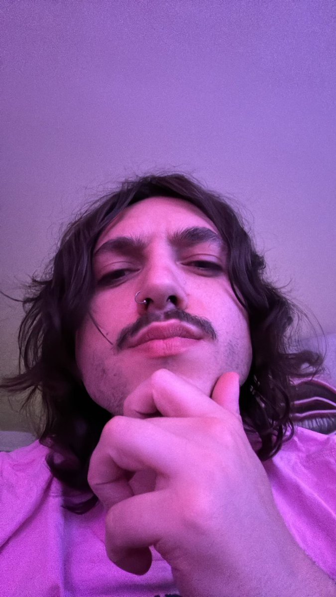 (dead) Daily Julian from Loveless (@dailycomeau) on Twitter photo 