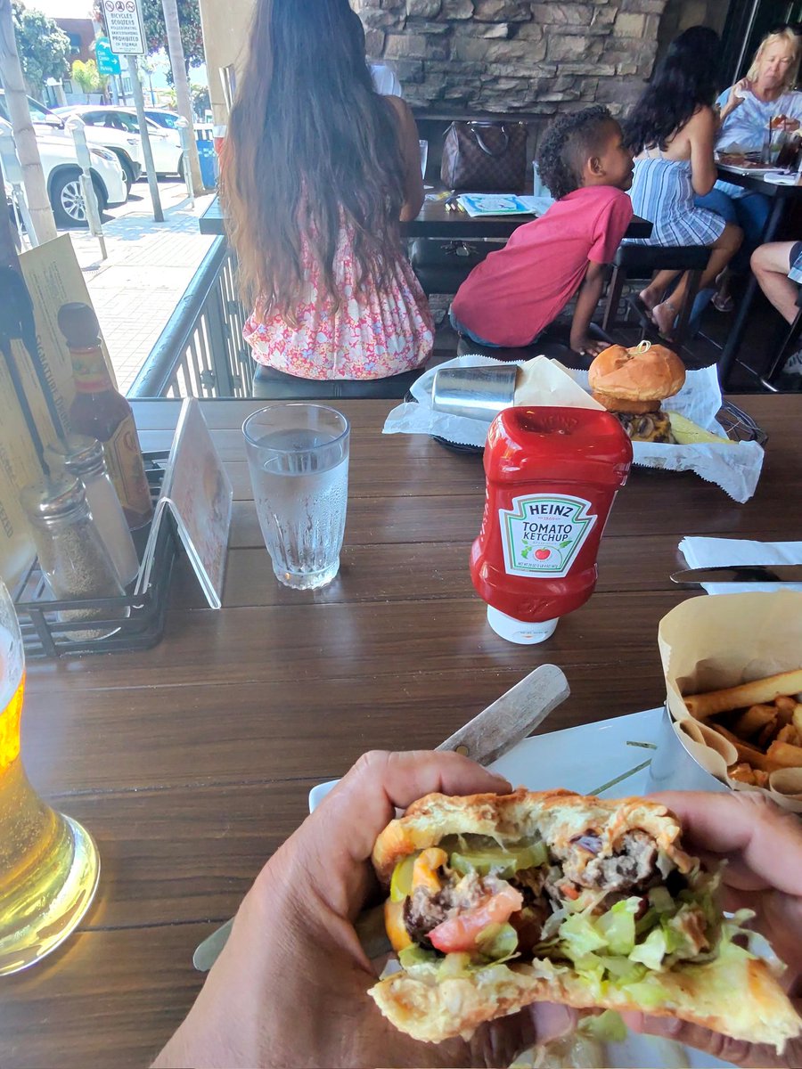 NuclearPower's tweet photo. @mus_mandy17393 @MandyMu75996480 Well then let's go have a drink and a burger at Hennessey's Manhattan Beach! It's not my birthday anymore but close enough!🍻 https://t.co/84iH31qCtr