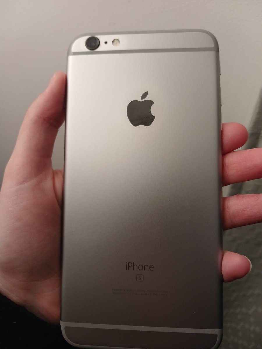 DaaiVacarini's tweet photo. Comunidad de X: Hoy por mi amigo, mañana por ustedes.
Hace 9 años que tiene el iPhone 6S plus y aún le funciona 😱 merece que #Apple le regale uno nuevo 🫶🏼
Vamos con los ❤️ y los RT
#iPhone #iphone6 #iphone6splus #AppleMusic @AppStoreES @A_iPhone @Apple https://t.co/aHfC3zccqN