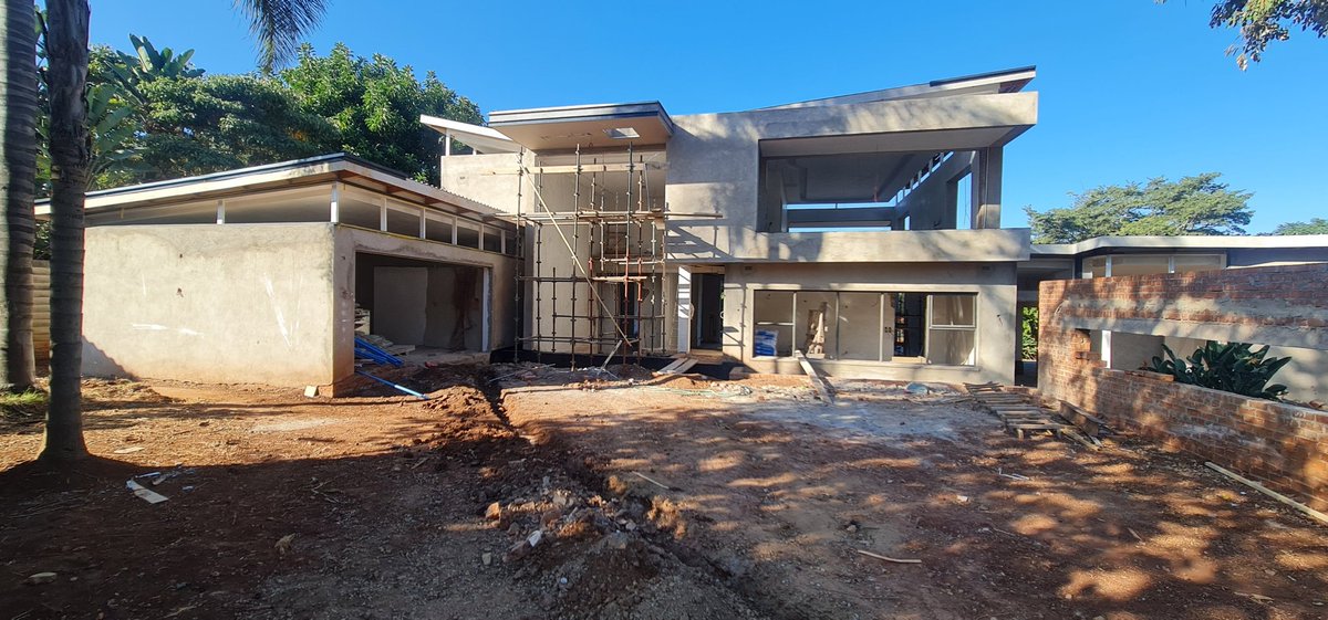 VisionaryPropD's tweet photo. Curious about how Visionary Property Development's designs are coming to life? Check out the amazing progress at this luxury villa! 🏗️✨ Swipe to see the difference between the initial designs and the actual construction. #DesignVsReality #ConstructionJourney #LuxuryLiving https://t.co/hAnP9tLqmq