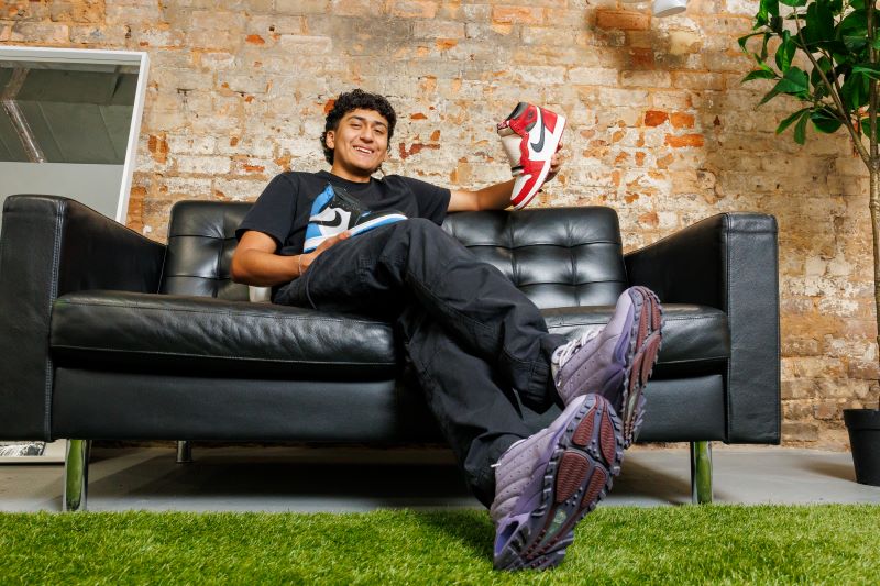 Dr. Araceli Hernández-Laroche (@aracelihlaroche) on Twitter photo "I'm going to give Instaheat five years to be the No. 1 sneaker marketplace in the nation." Bravo #sccentrolatino #student #marketing #intern "Business student launches app to improve sneaker resale experience." Read about Dalexander Zegarra #uscupstate up.uscupstate.edu/instaheat-dale… "I'm going to give Instaheat five years to be the No. 1 sneaker marketplace in the nation." Bravo #sccentrolatino #student #marketing #intern "Business student launches app to improve sneaker resale experience." Read about Dalexander Zegarra #uscupstate up.uscupstate.edu/instaheat-dale…