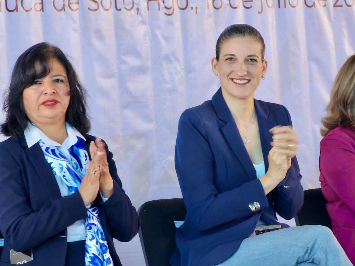 MariMandujanoC's tweet photo. Tuve el honor de acompañar al Dr. @natycastrejonv a la ceremonia de fin de curso escolar 2023-2024. 

¡Nada es más gratificante que ver los frutos del esfuerzo y dedicación en la educación de los estudiantes. 📚🍎

@SEPHidalgo @SaidVargasSNTE @SNTE_Seccion15 @Jesusls2020 https://t.co/C6Iamqgv2R