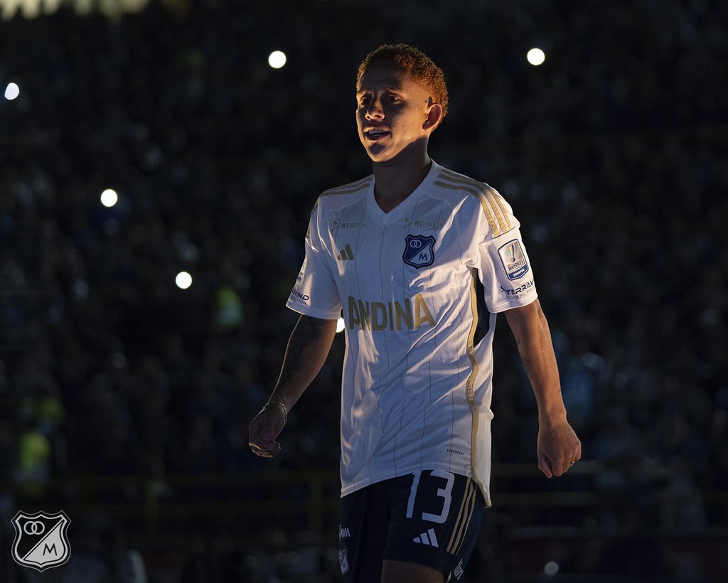MillosFCoficial's tweet photo. 🪄✨⚽️💙🔥 https://t.co/py5KUDyQ4d
