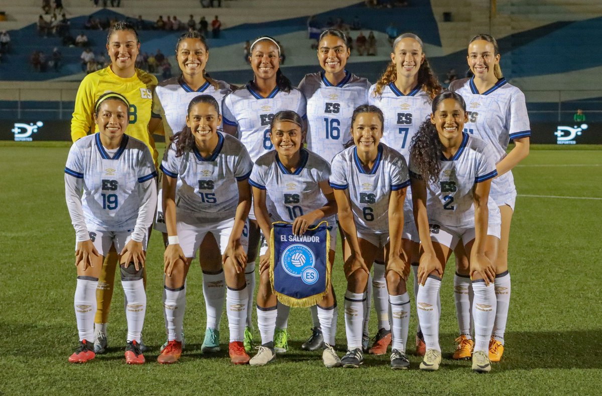 22' | #LaSelectaFemenina

Nuestro XI inicial de esta noche 👏🏻📸

🇸🇻 0-0 🇵🇪

#ElSalvador #AmistosoInternacional