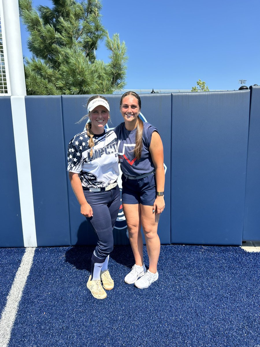 Thank you <a href="/UConnSoftball/">UConn Softball</a> for two great days working with your coaches and players. Each time I’m on campus I walk away a better player and teammate. I appreciate all the helpful feedback I received and it was fun to see my teammate <a href="/BrettonAmber/">Amber Bretton</a>. Go Huskies! 🐾