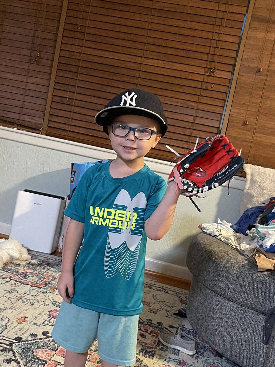tim_knoll21's tweet photo. My boy got to see @CC_Sabathia on the tv and I told him that’s who he is named after now that he’s old enough to comprehend. He said “dad, I love the @Yankees . I wanna play for them when I get big. See, I already have the hat.”  

#PinstripePride https://t.co/xjjmSsTwJB