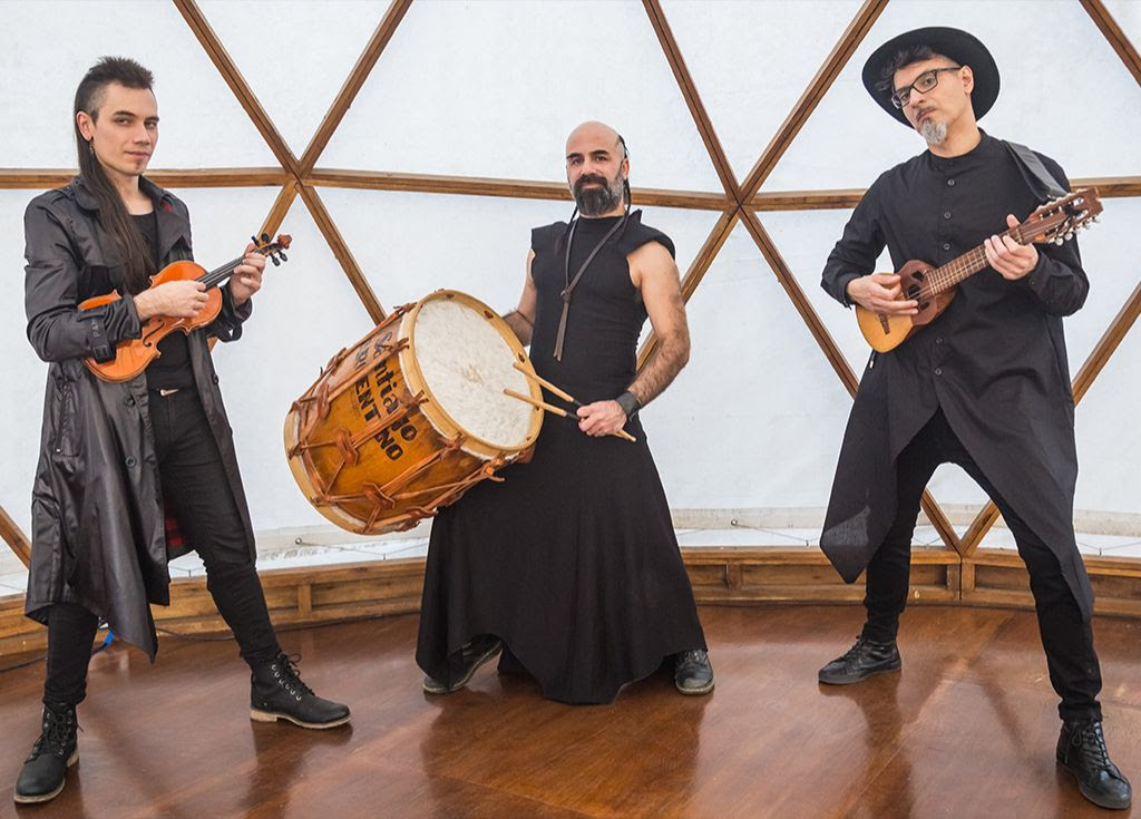 Tremor se presenta en el CAFF con su nueva formación y renovado sonido 

<a href="/TREMORtheband/">TREMOR</a> es un proyecto pionero en la experimentación con músicas del folclore argentino y técnicas digitales de producción.

Sábado 27 de julio 20 hs. en <a href="/CAFFierro/">CAFF</a> 

loqueva.com/tremor-se-pres…