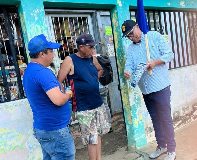 unt_carabobo's tweet photo. El equipo de @LibertadorUNT  realizó  recorrido por el sector Barreita de la parroquia independencia, incentivando a los vecinos a votar 🗳️ este 28 julio por Edmundo González en la tarjeta del @partidoUNT 

¡Edmundo Presidente 🇻🇪! https://t.co/JepcenlohN