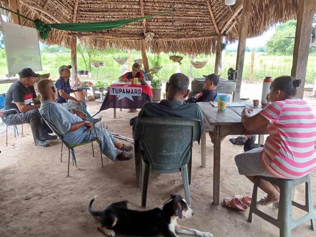 Nada nos detiene en el municipio Obispo nuestra tropa generando orgánica para construir la victoria este 28j. Mas claros y más leales que nunca. Y los Tupamaro dónde están apoyando a Nicolás.
<a href="/NicolasMaduro/">Nicolás Maduro</a>
#VenezuelaVaPaLante