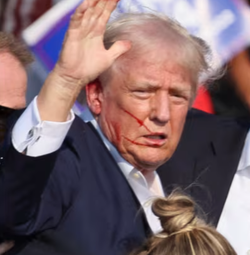 misterpete's tweet photo. What was that all about?
Political grandstand showmanship.
The play is on showing how "strong, resilient, indestructible" #Trump is
(because he thinks this reenforces his competency to potential voters).

Staged? Absolutely.
#TrumpAssasinationAttempt #TrumpShot #TrumpisaGrifter https://t.co/srXyQYOmDQ