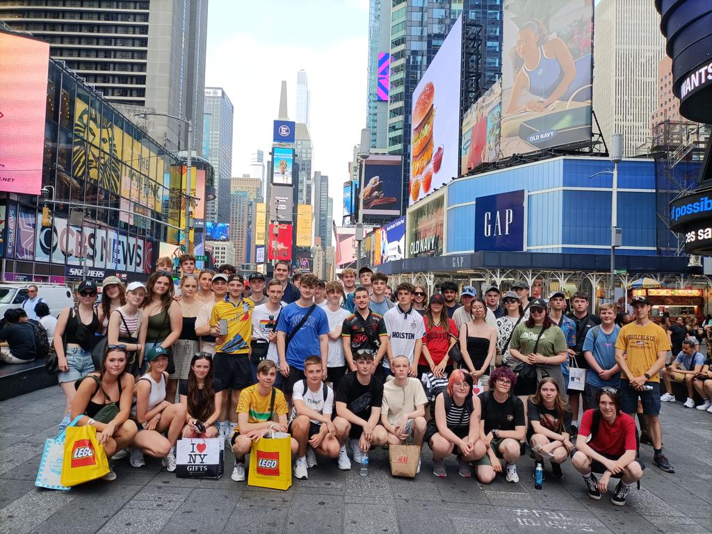We also came back to Times Square, after a little shopping on 5th Avenue obvs 🛍️
