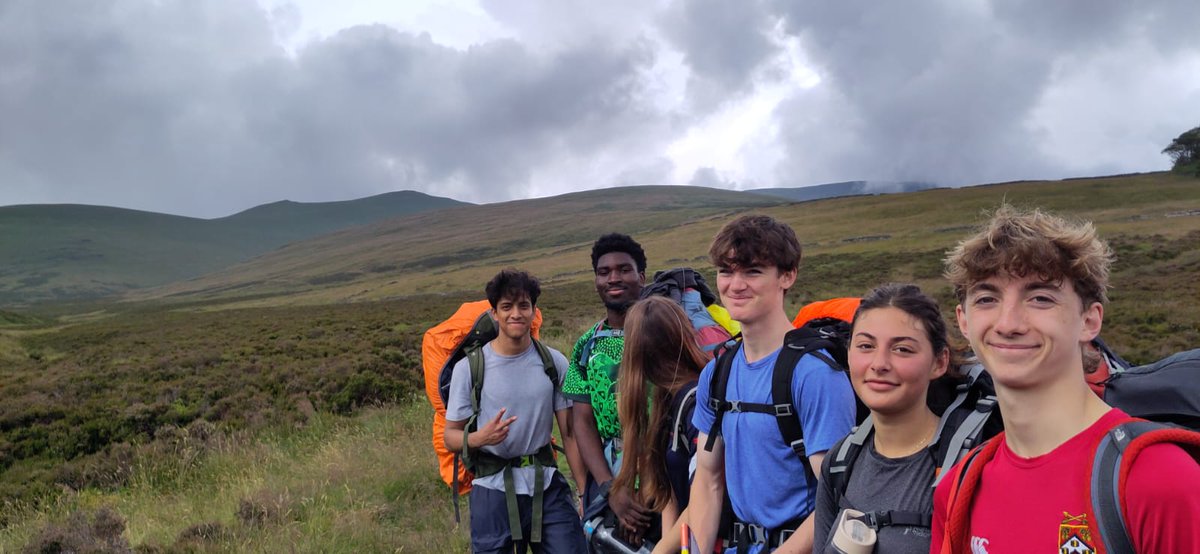 DAOSdofe's tweet image. DAOS Gold. Day 1
A good day on the fells with only a small shower of rain on arrival at camp. The students were then treated to a fantastic sunset this evening