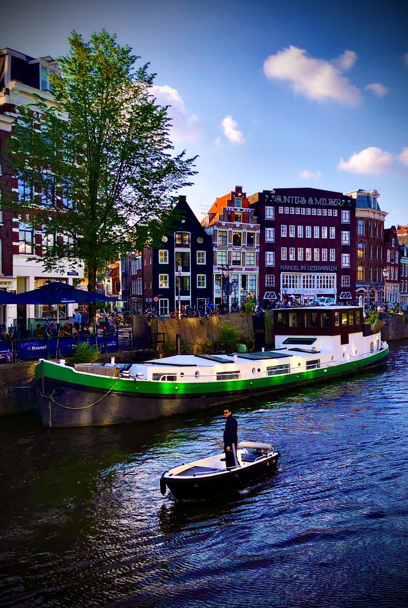 litolits's tweet photo. Beneath that blue sky. There’s a city this cool! You may do so many things, & you may never need anything more.
@Visit_NL 🇳🇱

#Amsterdam #BeautifulCity #Netherlands #Simpleimage #iPhoneOnly #iPhoneography 
#WalkingAroundAmsterdam
#NaturallyCurious #VisitEurope 
#FlyClickEditRepeat #LatePost