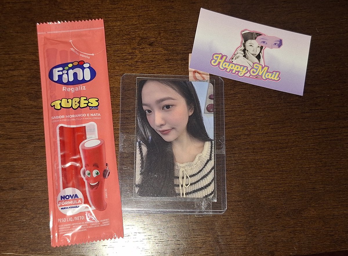 collectaeil's tweet photo. feedback super positivo pras queridissimas @_imyourthv e @raven_levyy, clarinha por organizar a ceg e geo por fazer o envio, foi tudo muito tranquilo e rapidinho, muito obrigada lindas estou mt feliz com a minha yerinha 💘 https://t.co/cMpEC95riQ