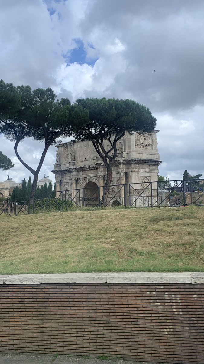 KevinJamesHunt's tweet photo. The Castel Sant’Angelo and other amazing pieces of architecture in Rome. #rome #italy #travel https://t.co/d9foLmIeWN