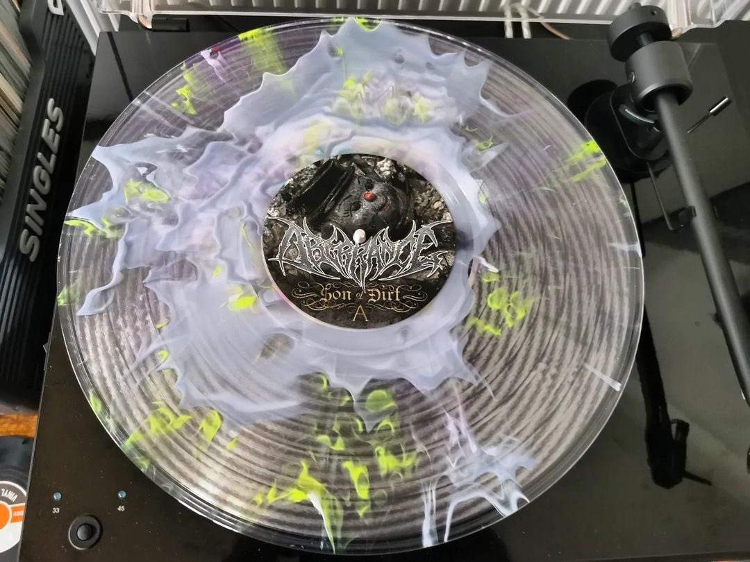 How’s everyone been digging that new <a href="/AberranceBand/">Aberrance</a> record?! Let us know what your favorite tracks are done in the comments! 😤🤘🏼

Wax shots for attention. 😍