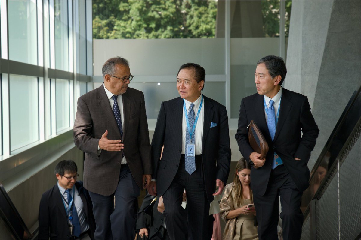 Tedros Adhanom Ghebreyesus (@drtedros) on Twitter photo Pleased to welcome Governor <a href="/kuroiwayuji/">黒岩祐治</a> to <a href="/WHO/">World Health Organization (WHO)</a> today, and to discuss #Japan's work to advance healthy ageing.
He is passionate in promoting the importance of health in every aspect of life, ensuring that all people can experience healthy aging.
I look forward to working Pleased to welcome Governor <a href="/kuroiwayuji/">黒岩祐治</a> to <a href="/WHO/">World Health Organization (WHO)</a> today, and to discuss #Japan's work to advance healthy ageing.
He is passionate in promoting the importance of health in every aspect of life, ensuring that all people can experience healthy aging.
I look forward to working