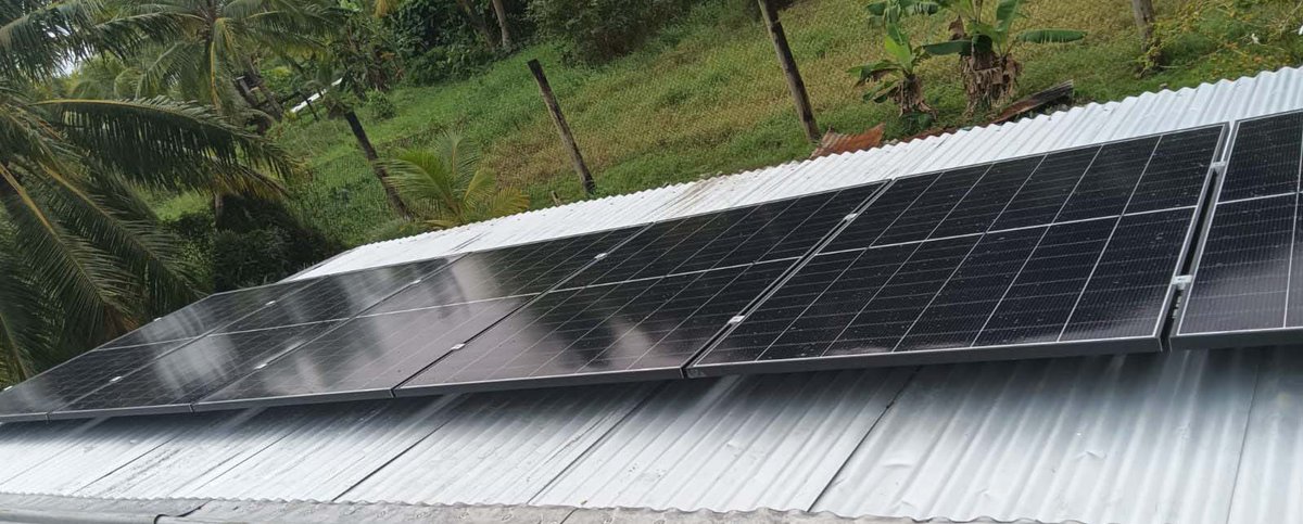 SolarFiji's tweet image. 2.64kWp Offgrid Solar System for Banaban virgin coconut oil Rabi in Rabi Island, Fiji

solarfiji.org/offgrid-solar-…

#solarfiji #victronenergy #Phonosolar #banabanvirgincoconutoil #rabiisland #fijiislands #solarsystem #communityproject #renewableenergy #solar