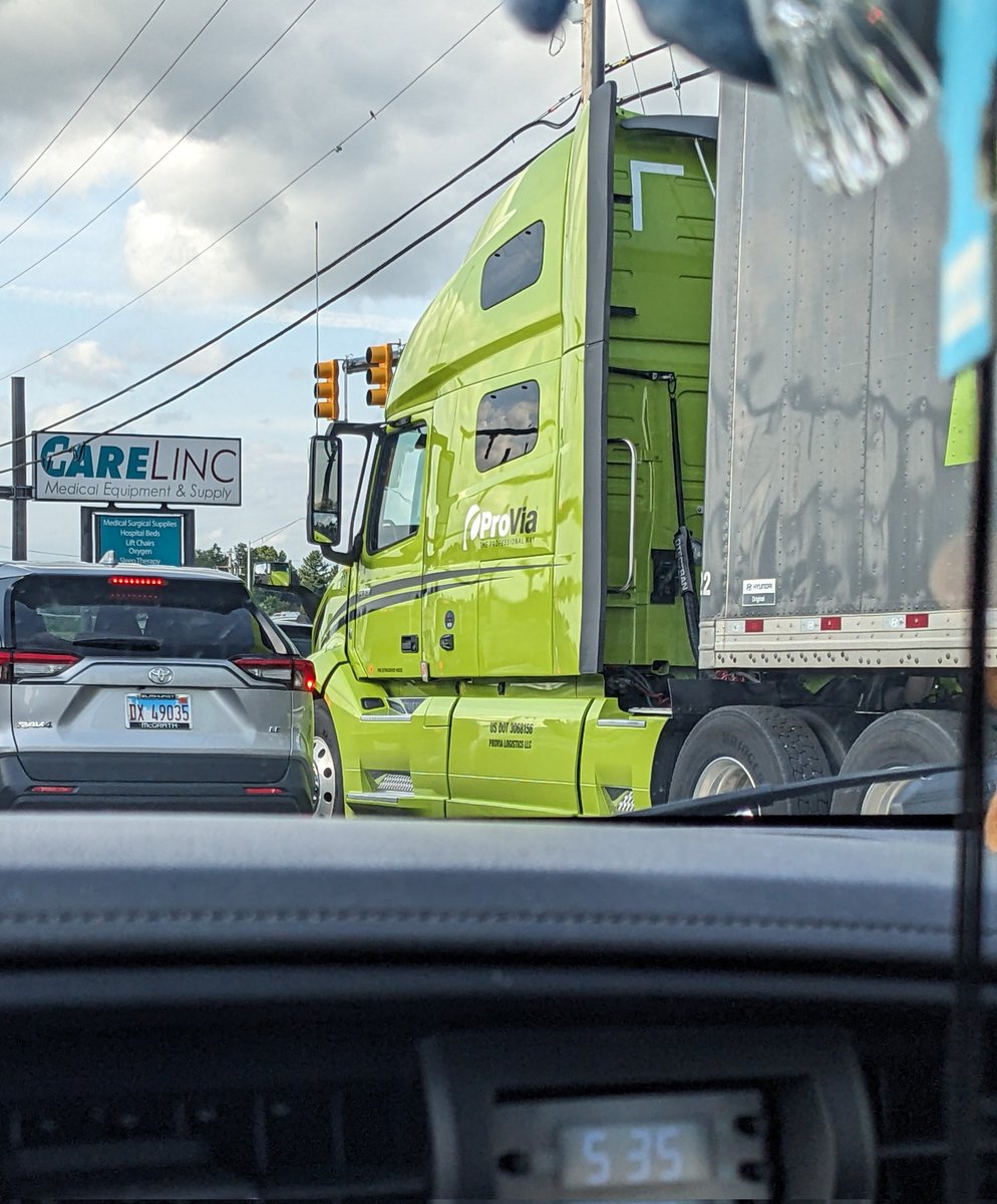 gweggie100's tweet photo. truckin' that https://t.co/uip0yzXzsN