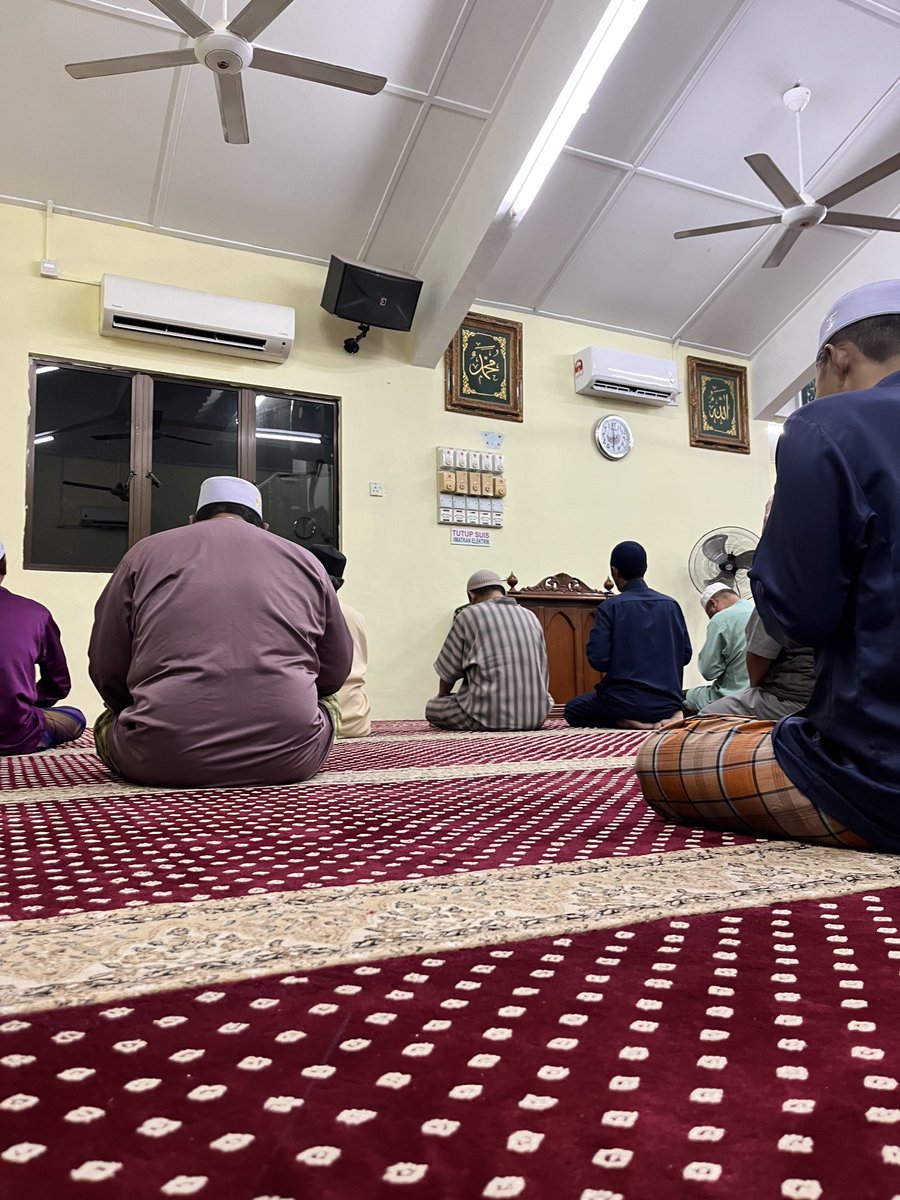 Habshi_JB's tweet photo. #SemarakSubuh.
Salam subuh & salam 1️⃣1️⃣Muharram 1️⃣4️⃣4️⃣6️⃣H.
📜Tazkirah hadis
❇️Tuntutan Berkasih Sayang Sesama Mukmin ❇️
Daripada An Nu'man bin Bisyir dia berkata; Rasulullah SAW bersabda: "Perumpamaan orang-orang mukmin dalam hal saling mencintai, mengasihi, dan- https://t.co/H1vC96zbKI