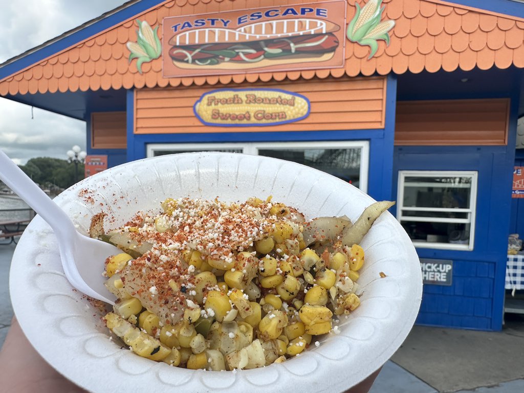 FUNFoodBlog's tweet image. Seeing as we’re in the middle of maize country, had to close it out with a bowl of Cornball Express. #IndianaBeach