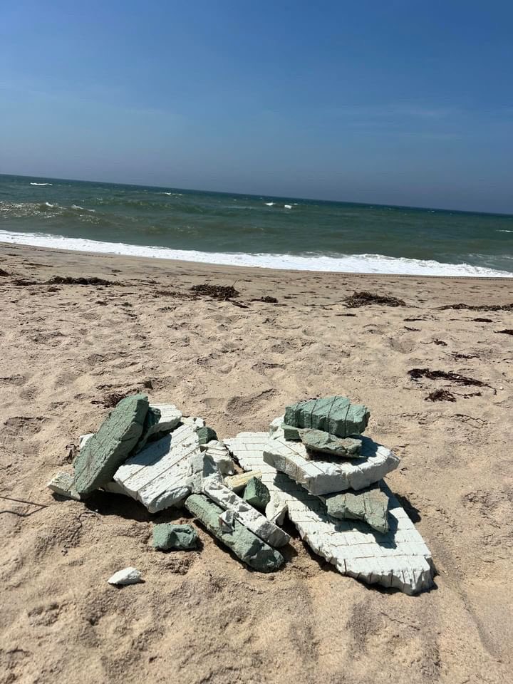 ACKCurrent's tweet photo. Why is there so much debris?

Remember, this was a blade from one of the turbines that Vineyard Wind called “the largest turbine in the western world” https://t.co/UDVOcHs5AC