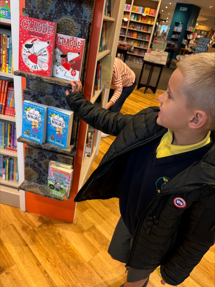 WestvalePrimary's tweet image. A splendid way to spend a Tuesday morning @Waterstones Liverpool choosing some new books for school. #makingchoices #lovereading @kirkbycollab