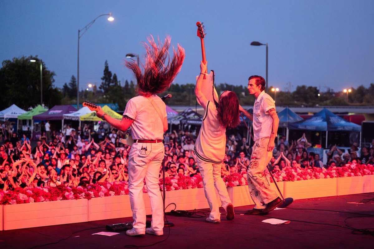 NederlanderLive's tweet image. Last week, @SadSummerFest kicked off The Backyard’s inaugural season with a blast 💥 These incredible artists brought the house down, &amp;amp; the energy in the crowd was unmatched! Were you there?

We can't wait for the rest of the 2024 season: thebackyardsacramento.com

📸: Chris Tuite