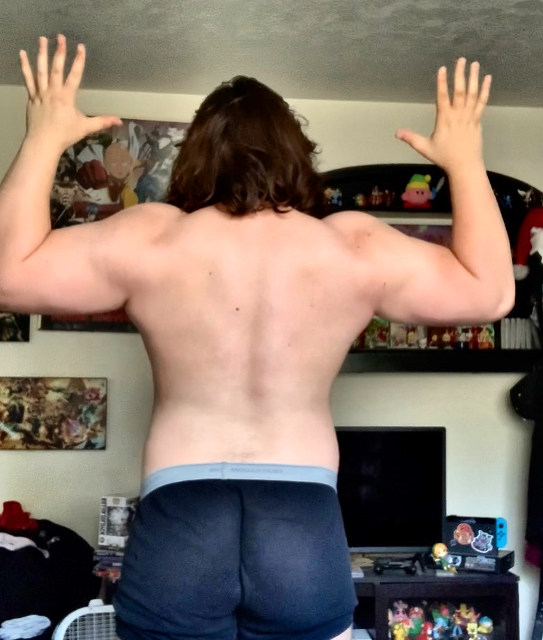ConnerDaWaffle's tweet photo. Taking progress pics of my back

call that backshots https://t.co/Z4SKiVh1PO