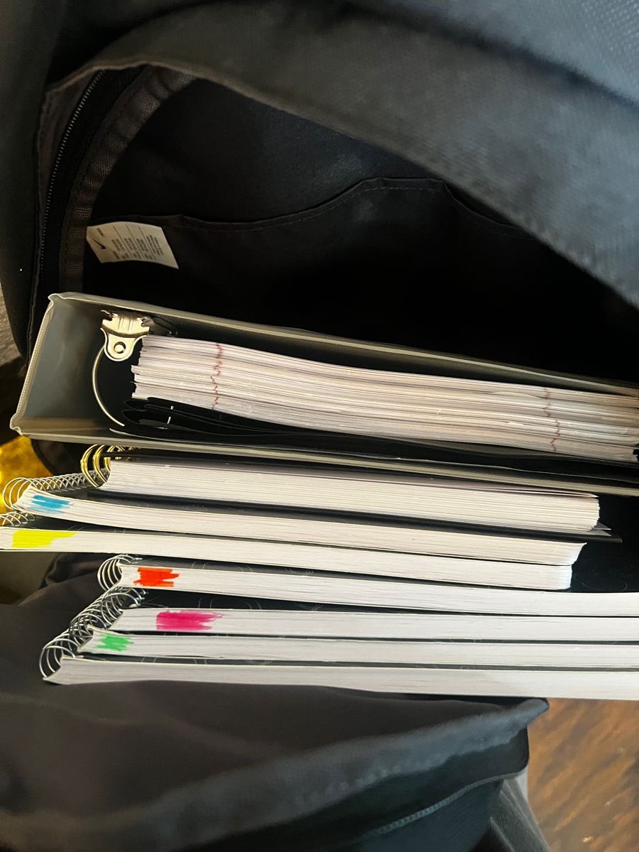 lora_missu's tweet photo. getting ready for your first day back to school at your ugw/gw !! ♡
　* an interactive thread for edtwt * https://t.co/J0hEqINi7e