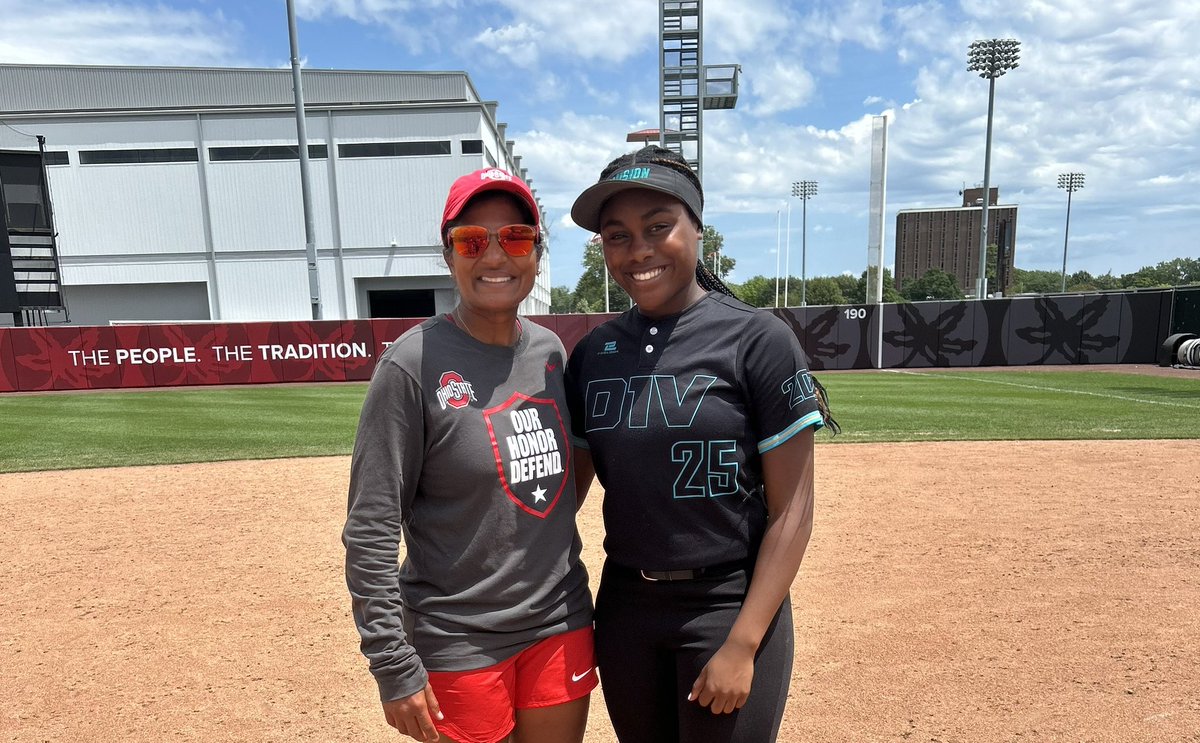 25_camryn's tweet photo. Great two days of camp with @OhioStateSB🌰 Learned so much and had fun!! @d1vision_sb @Softball_CHHS @Coach2K_OSU @CoachCourtOSU @caitlynnolann https://t.co/fOR15ZMiDg