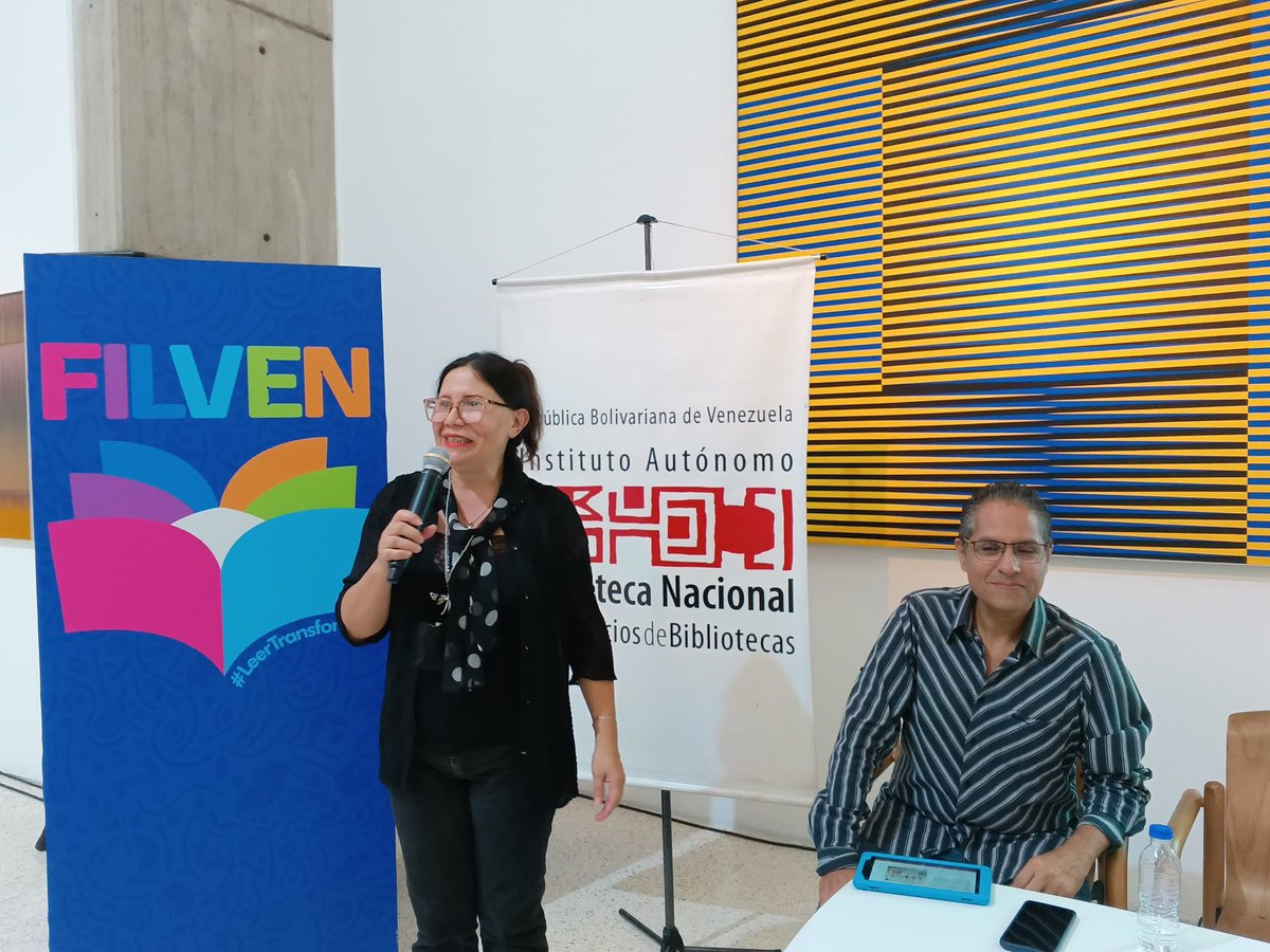 BiblioNacional's tweet photo. #Filven2024 | La sala Ida Gramcko, de la GAN, en la 20° Feria Internacional del Libro de Venezuela, se vistió de gala con el Joropo, baile popular venezolano que se impone en Caracas en los años 50.
@BiblioNacional Hace Viral Lo Nuestro 💛💙❤️
#Festuval
#Cultura
#Formación. https://t.co/ZLgoHaa7Nf