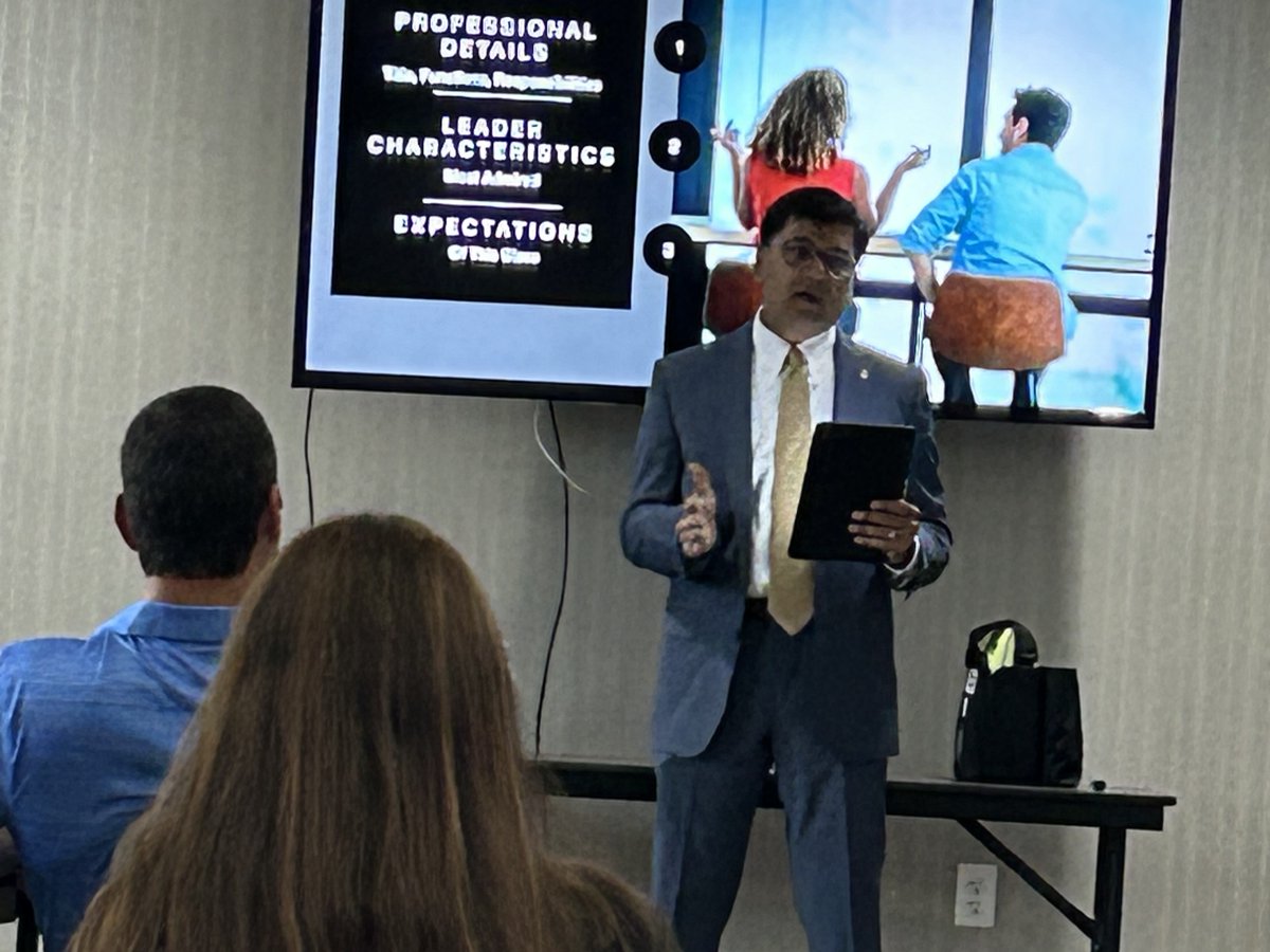 ShortLineSafety's tweet photo. We were honored to welcome @USDOTFRA Administrator Amit Bose to our Leading Forward Class at Paducah &amp; Louisville Railway in Kentucky! Thank you, Administrator Bose, for stopping by! https://t.co/3icACQYwXN