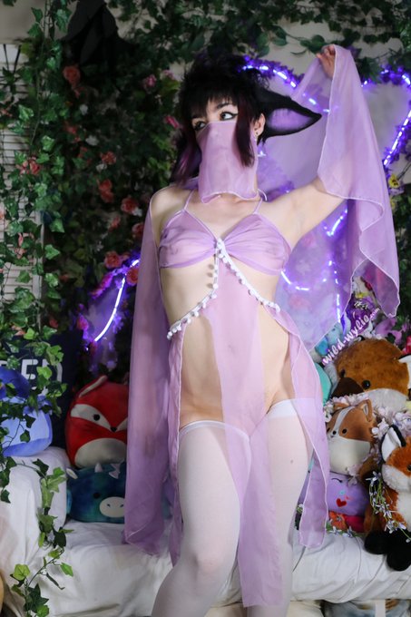 💜a goddess in the oasis💜  100 likes and I'll post a lewder set 💜 https://t.co/E4KYWHKWOU