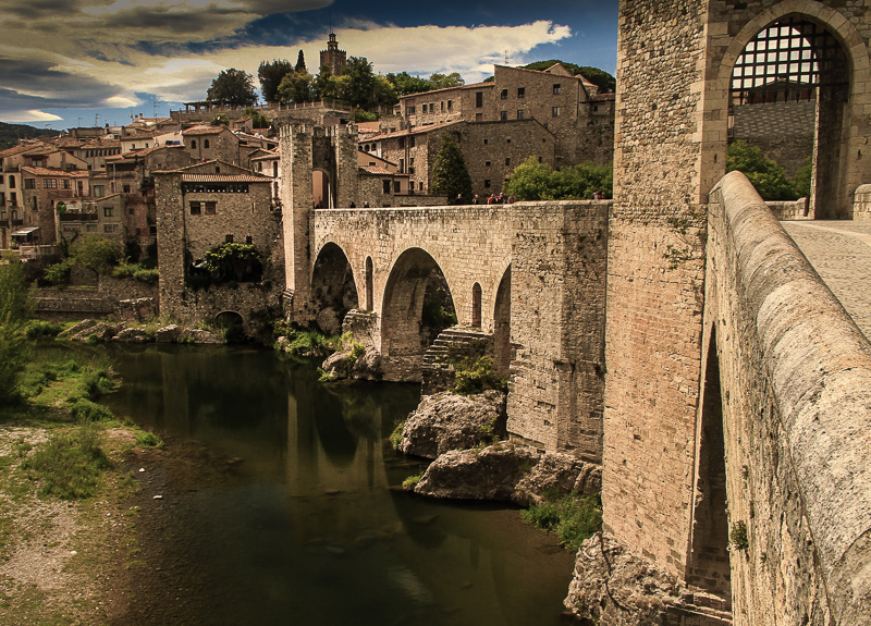 12 paradas increíbles en la ruta en coche por pueblos medievales en alrededores de Barcelona 101lugaresincreibles.com/2024/07/12-par…